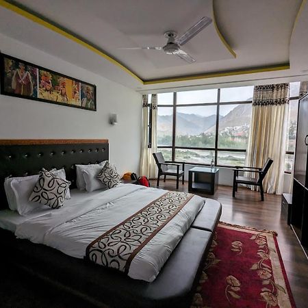 White Castle Kargil Hotel Exterior photo