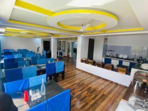 White Castle Kargil Hotel Exterior photo